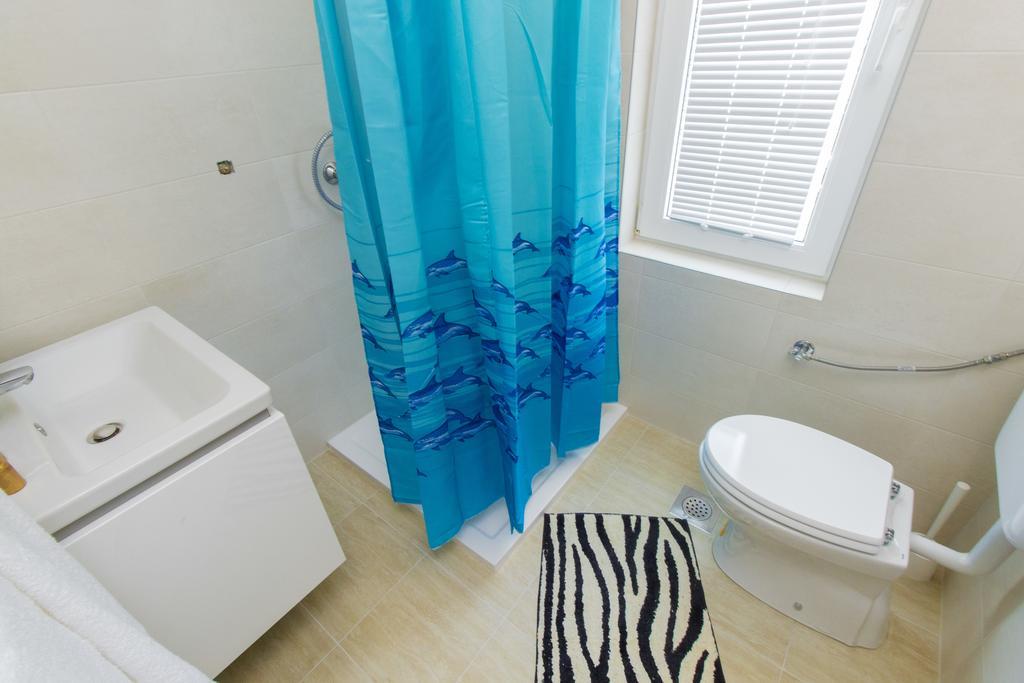 Apartments Zoran Pirovac Luaran gambar