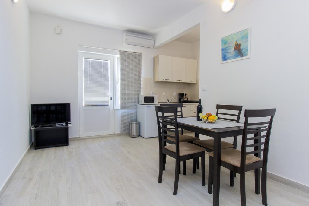 Apartments Zoran Pirovac Luaran gambar