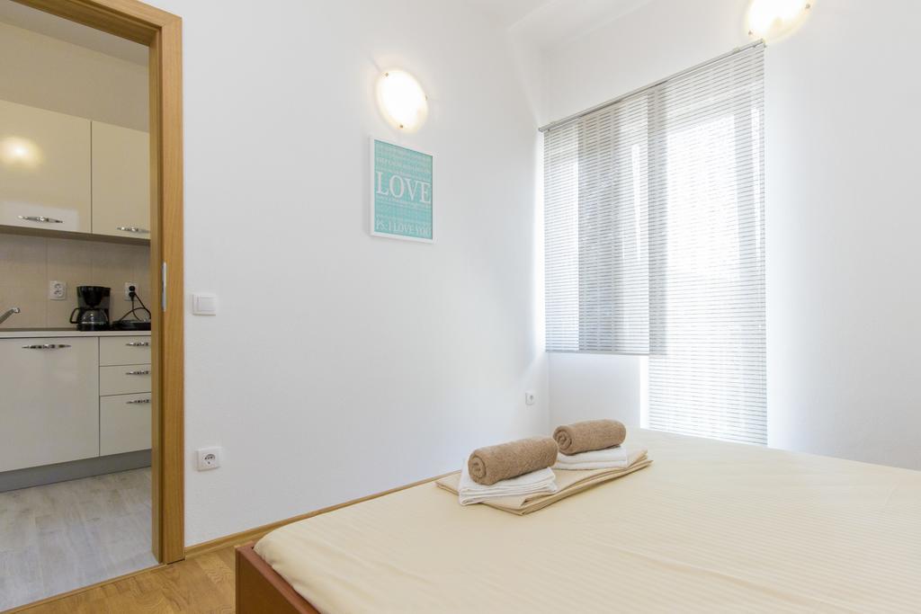 Apartments Zoran Pirovac Luaran gambar