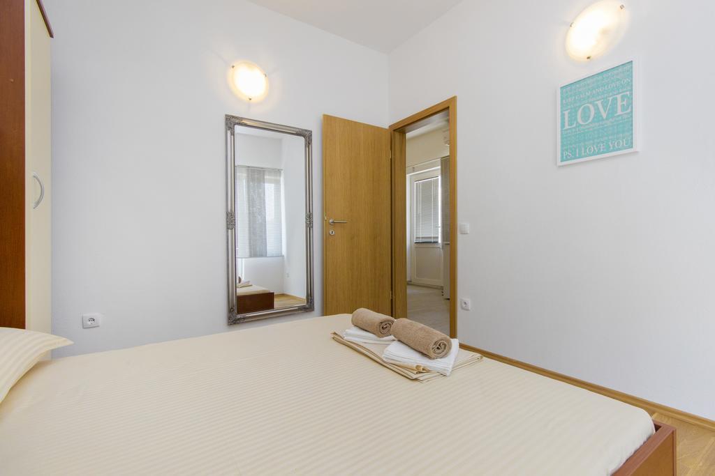 Apartments Zoran Pirovac Luaran gambar