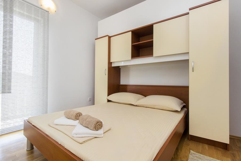 Apartments Zoran Pirovac Luaran gambar