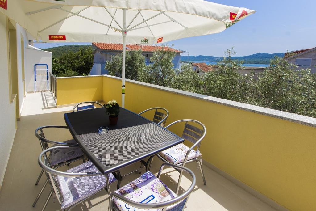 Apartments Zoran Pirovac Luaran gambar