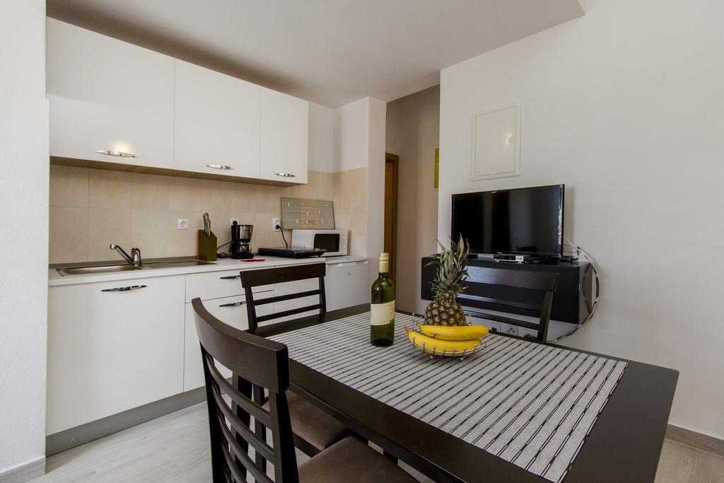 Apartments Zoran Pirovac Luaran gambar