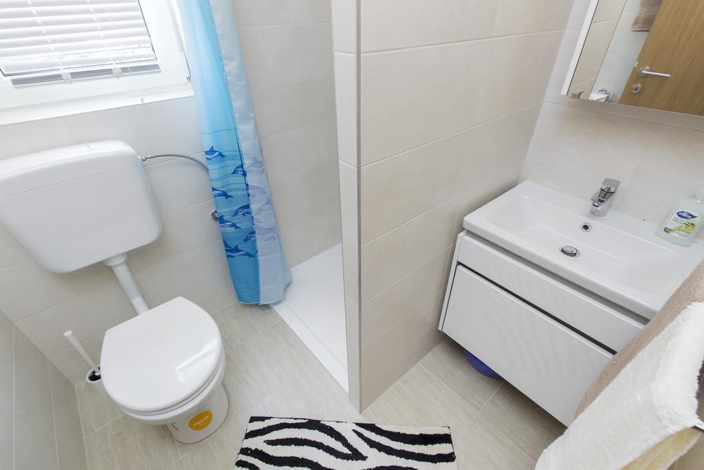 Apartments Zoran Pirovac Luaran gambar