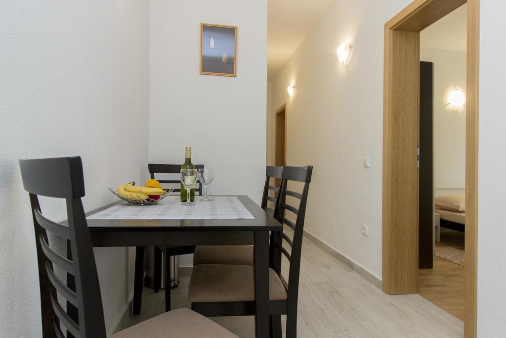 Apartments Zoran Pirovac Luaran gambar