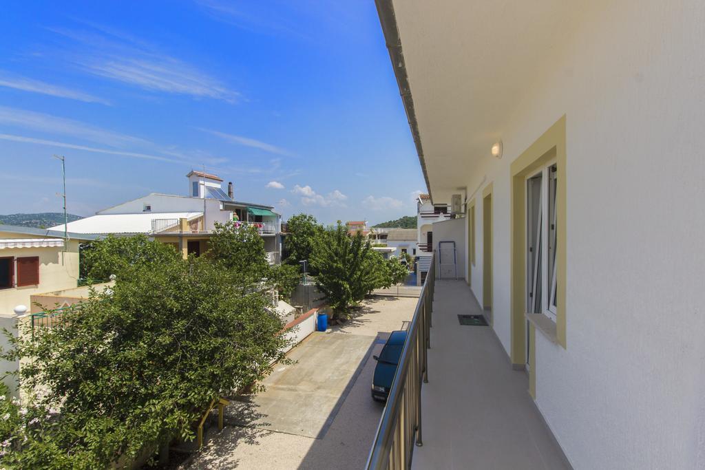 Apartments Zoran Pirovac Luaran gambar