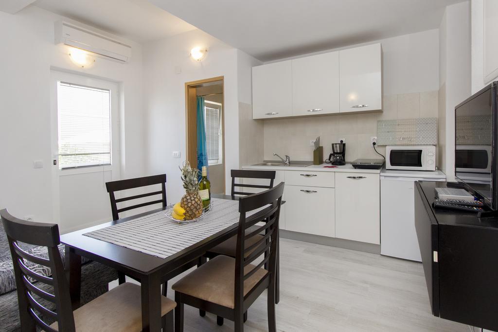 Apartments Zoran Pirovac Luaran gambar