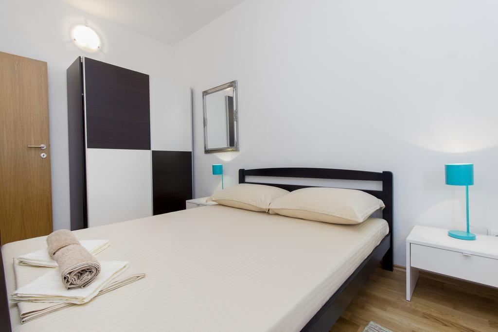 Apartments Zoran Pirovac Luaran gambar