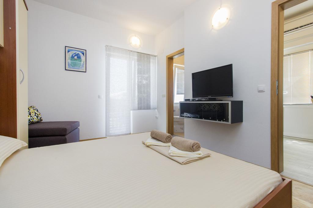 Apartments Zoran Pirovac Luaran gambar