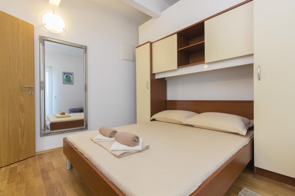 Apartments Zoran Pirovac Luaran gambar