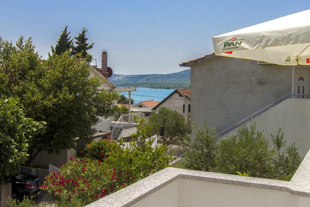Apartments Zoran Pirovac Luaran gambar