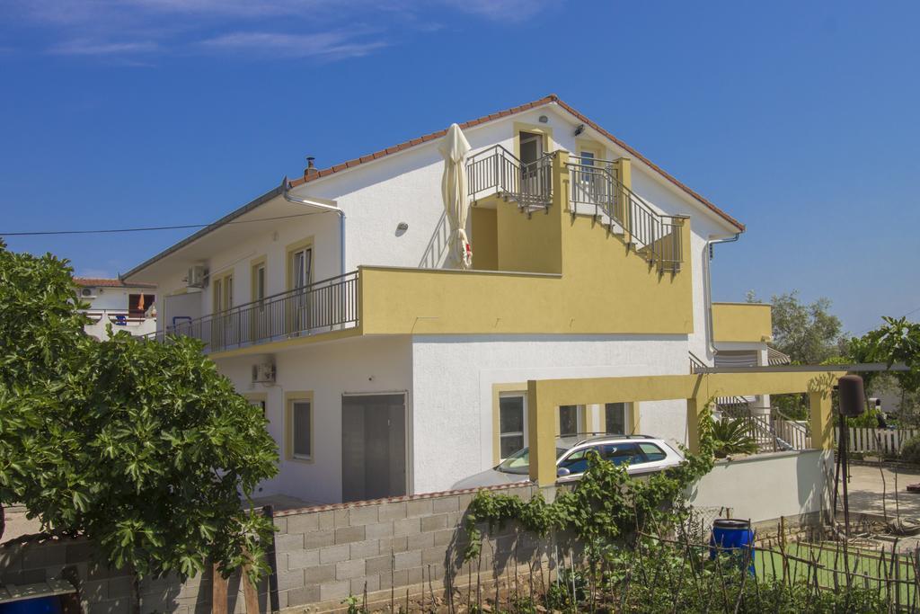 Apartments Zoran Pirovac Luaran gambar