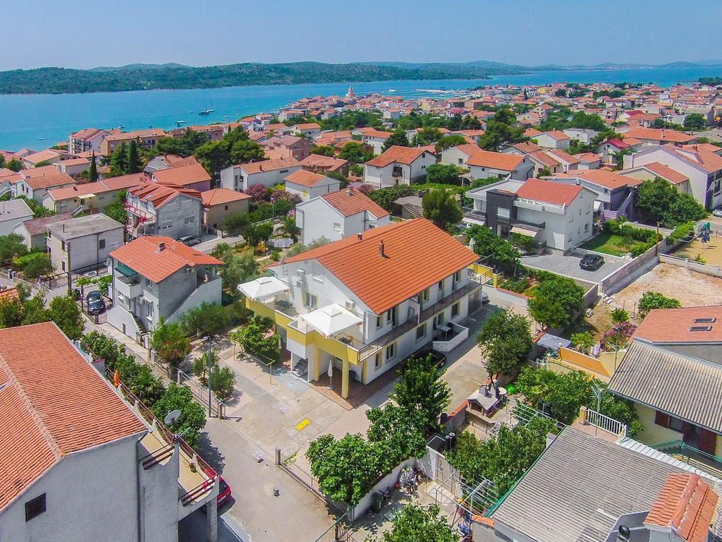 Apartments Zoran Pirovac Luaran gambar